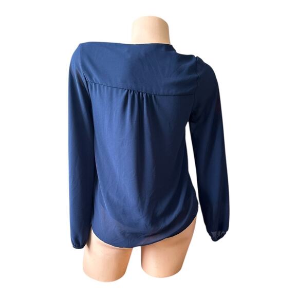 Monteau small navy blue long sleeve top V-neckline intricate cutout flowy fit - Picture 7 of 9